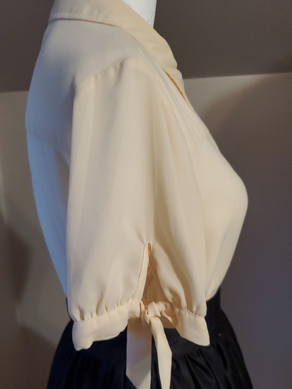 UV Colvin Blouse - Picture 3 of 11